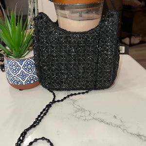 Moyna crossbody
